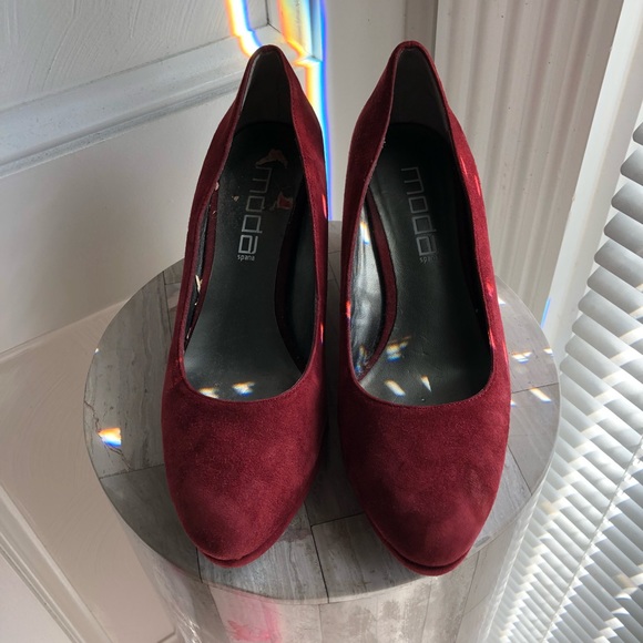 Burgundy suede wedge shoes. Worn once! - Picture 2 of 3